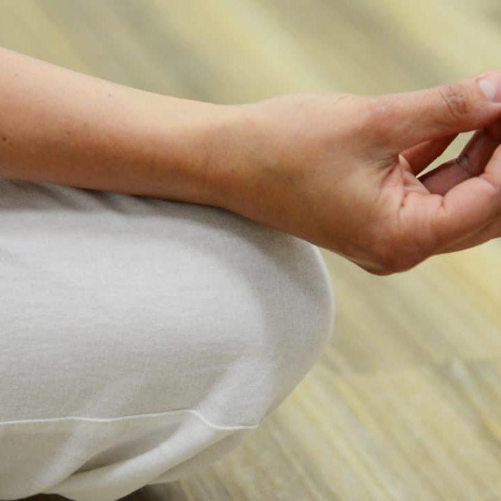 hand-woman-leg-finger-meditate-arm-1403729-pxhere.com
